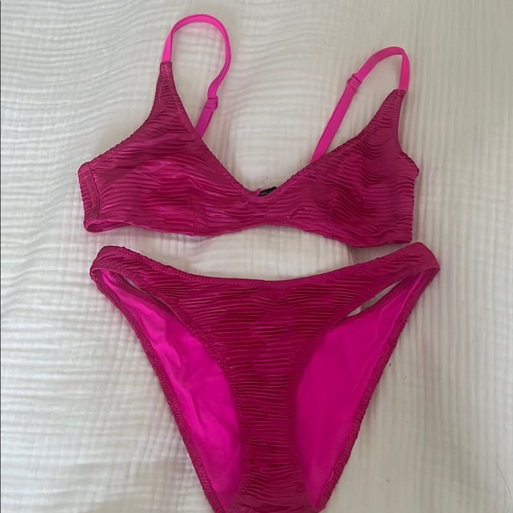 Triangl - Vibrant Pink Textured Bikini Set